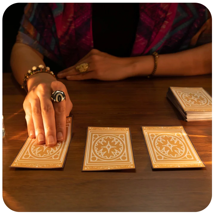 What Are The Top Benefits of Meeting a Tarot Card Reader in Ghaziabad?